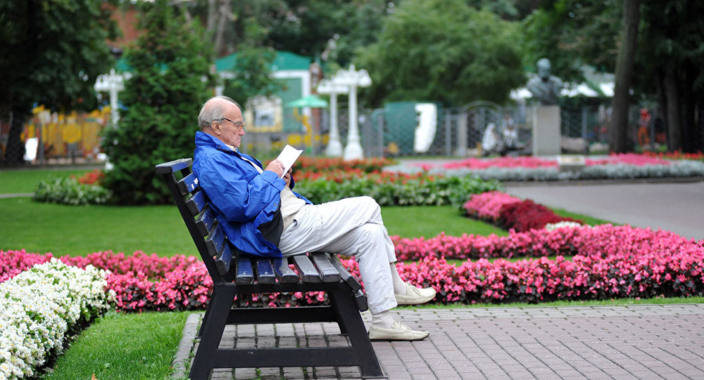 З ким залишити літню людину під час літньої відпустки?